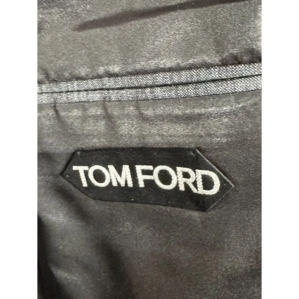 Tom Ford Gray Checked 2Pc Wool Suit 54EU 44R US Men's 36x30 trousers
